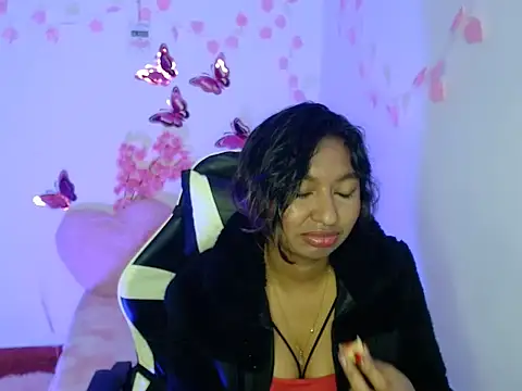 Snapshot of Samanta_777 chatting on November 12, 2025, 1:32 am Samanta 777 online show from November 12, 2025, 1:32 am