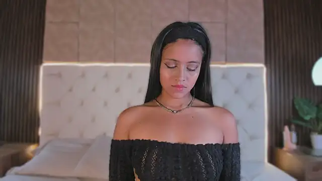 Snapshot of Camiila_rosse chatting on November 15, 2025, 7:40 pm Camiila rosse online show from November 15, 2025, 7:40 pm