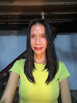 Snapshot of bellaUtops chatting on May 23, 2026, 2:16 pm bellaUtops online show from May 23, 2026, 2:16 pm