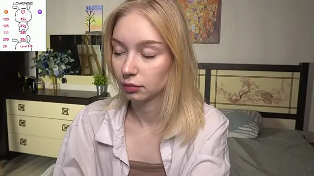 ShanelTunon online show from November 23, 2025, 7:02 pm