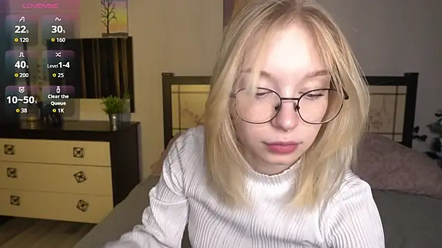 ShanelTunon online show from November 14, 2025, 8:01 pm