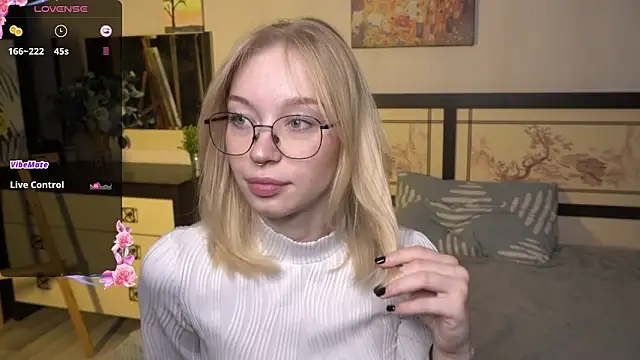 ShanelTunon online show from November 20, 2025, 9:15 pm