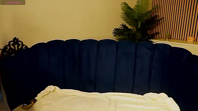 Snapshot of aaylinn_x chatting on November 1, 2025, 1:27 pm aaylinn x online show from November 1, 2025, 1:27 pm