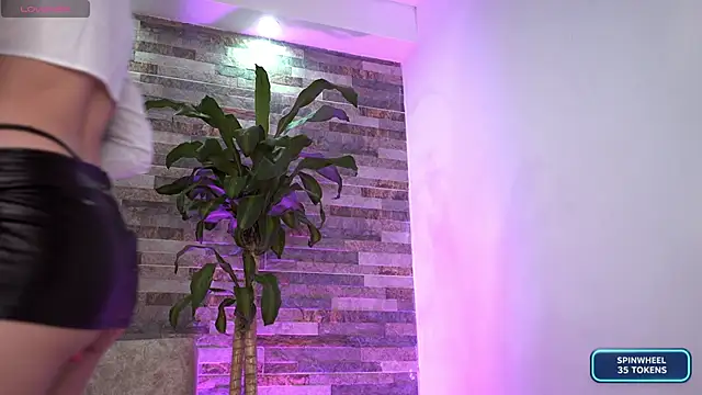 Snapshot of emily_montoya1 chatting on April 21, 2026, 11:55 pm emily montoya1 online show from April 21, 2026, 11:55 pm