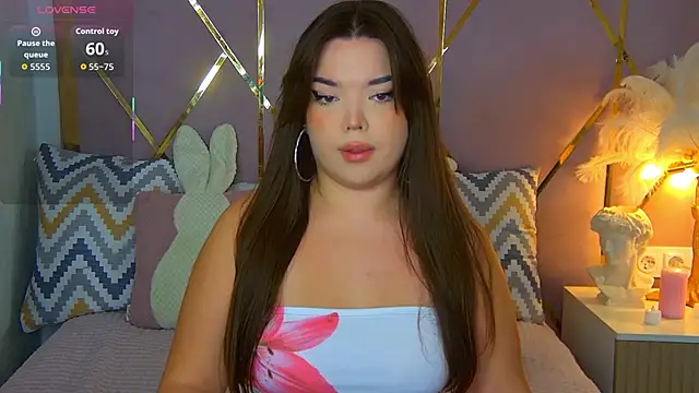 Snapshot of NaomiAster chatting on November 15, 2025, 5:55 am NaomiAster online show from November 15, 2025, 5:55 am