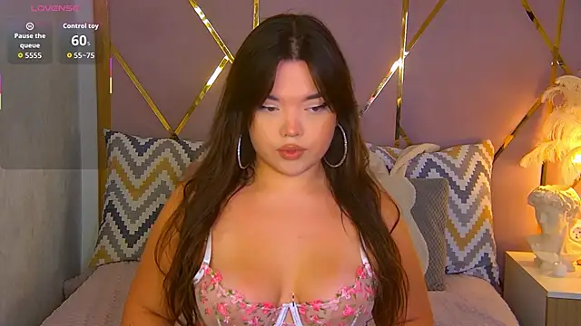 Snapshot of NaomiAster chatting on November 14, 2025, 6:17 am NaomiAster online show from November 14, 2025, 6:17 am