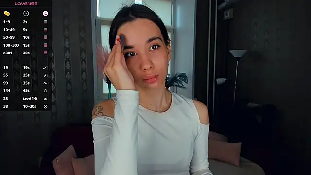 JacalynSchreiber online show from November 25, 2025, 10:04 am