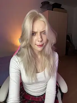 Snapshot of _ScarlettSky_ chatting on November 1, 2025, 8:46 pm ScarlettSky online show from November 1, 2025, 8:46 pm