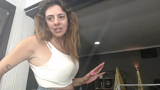 Snapshot of mickystrumia23 chatting on December 16, 2025, 12:48 am mickystrumia23 online show from December 16, 2025, 12:48 am