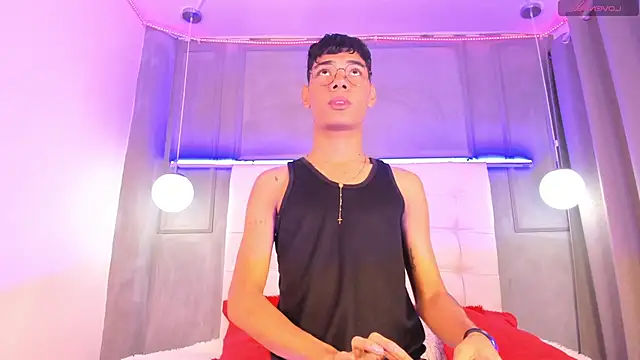 Snapshot of im_zayn_ chatting on December 16, 2025, 8:35 pm im zayn online show from December 16, 2025, 8:35 pm