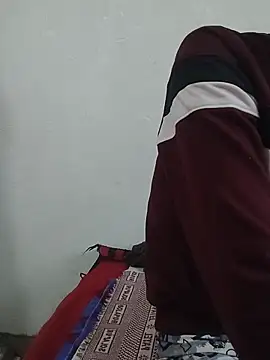 baby Cpl21 online show from December 5, 2025, 2:32 am