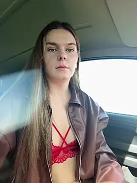 LisaFreierxx online show from May 3, 2026, 10:09 am
