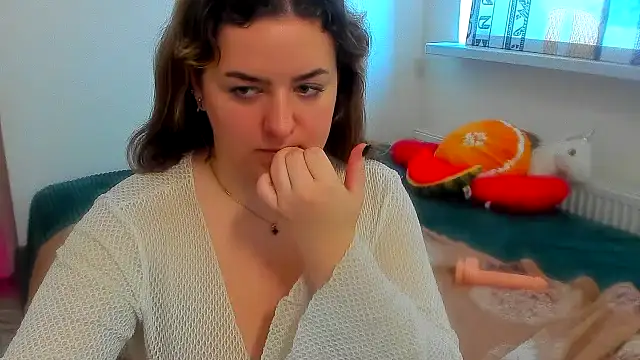 Snapshot of Lina-Elliot chatting on November 27, 2025, 7:09 am Lina-Elliot online show from November 27, 2025, 7:09 am