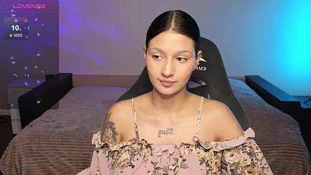 Nikol Goldysss online show from November 6, 2025, 2:37 am