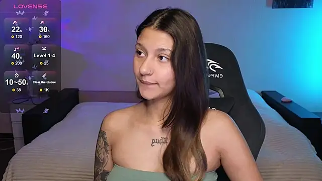 Nikol Goldysss online show from November 10, 2025, 1:32 am