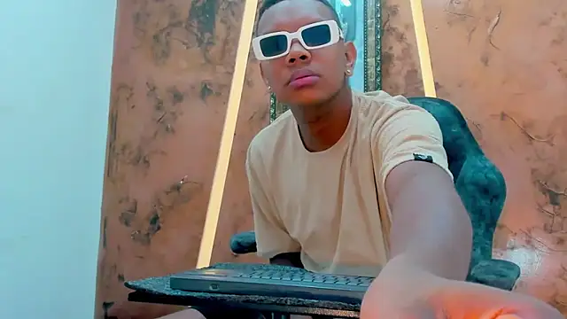 the hot boy0 online show from November 10, 2025, 11:59 am