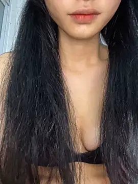 Snapshot of lung-linh chatting on December 18, 2025, 2:10 pm lung-linh online show from December 18, 2025, 2:10 pm