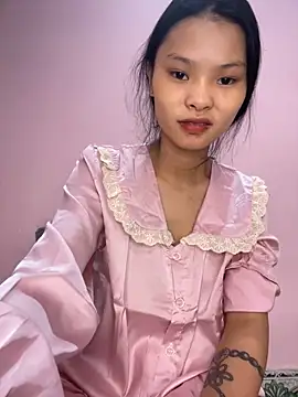 Snapshot of lung-linh chatting on November 27, 2025, 4:57 am lung-linh online show from November 27, 2025, 4:57 am