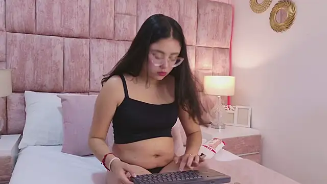 ScarlettPetrova online show from November 15, 2025, 11:36 am