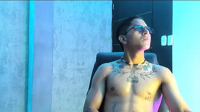 Snapshot of soy_Aron chatting on November 7, 2025, 7:40 pm soy Aron online show from November 7, 2025, 7:40 pm