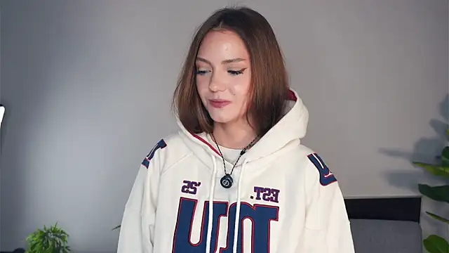 Snapshot of CruzStai chatting on November 2, 2025, 3:39 pm CruzStai online show from November 2, 2025, 3:39 pm