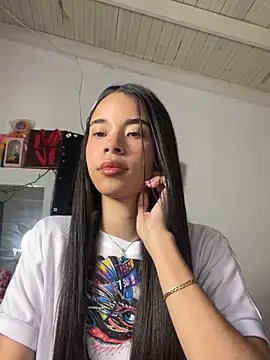 Snapshot of Milleradhara24 chatting on December 3, 2025, 3:29 am Milleradhara24 online show from December 3, 2025, 3:29 am