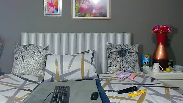 Belinder003 online show from November 13, 2025, 9:19 pm