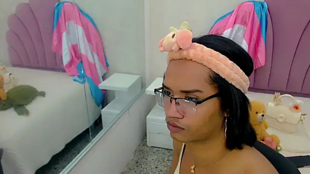 Snapshot of horny_bri_ chatting on December 20, 2025, 1:14 pm horny bri online show from December 20, 2025, 1:14 pm