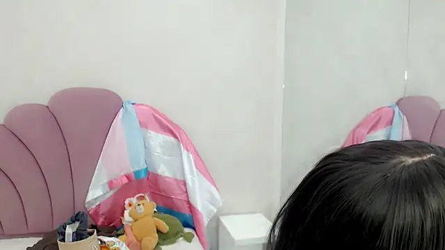 Snapshot of horny_bri_ chatting on December 19, 2025, 1:24 pm horny bri online show from December 19, 2025, 1:24 pm