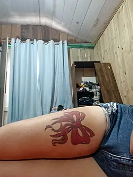 ruiviinhaah online show from February 11, 2026, 5:57 pm