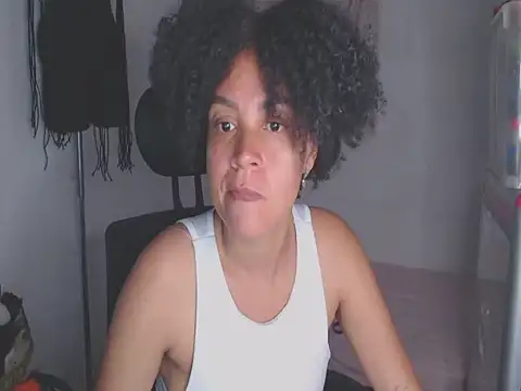 Snapshot of shayna_cute chatting on May 10, 2026, 12:36 am shayna cute online show from May 10, 2026, 12:36 am