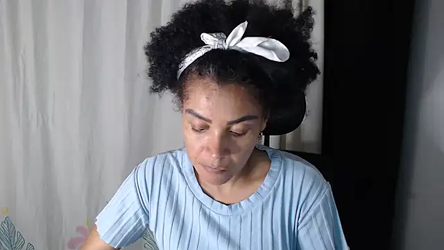 Snapshot of shayna_cute chatting on January 16, 2025, 3:56 am shayna cute online show from January 16, 2025, 3:56 am