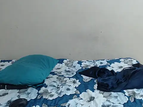 Snapshot of SexyLipss_ chatting on April 13, 2026, 6:34 pm SexyLipss online show from April 13, 2026, 6:34 pm