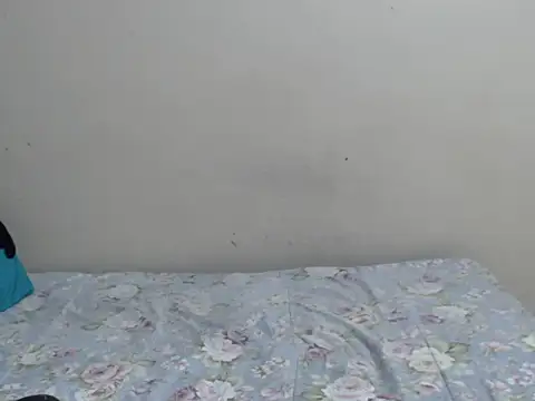 Snapshot of SexyLipss_ chatting on March 18, 2026, 12:25 am SexyLipss online show from March 18, 2026, 12:25 am