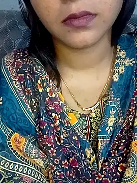 Neha533 online show from April 16, 2026, 4:19 pm