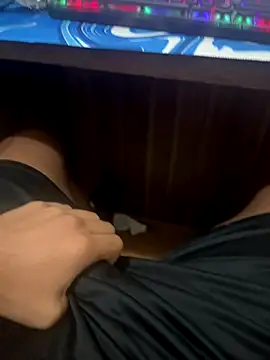 Snapshot of Novinhode18__ chatting on December 17, 2025, 7:13 am Novinhode18 online show from December 17, 2025, 7:13 am