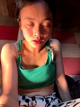 Li ve online show from December 5, 2025, 1:21 pm