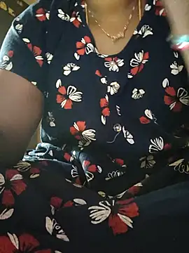 hyd couple7878 online show from November 27, 2025, 3:40 am