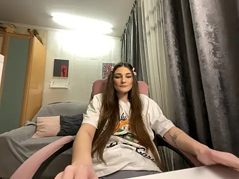 HelgaMun online show from November 22, 2025, 11:53 am