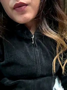 Snapshot of Angel-pune001 chatting on December 15, 2025, 3:40 pm Angel-pune001 online show from December 15, 2025, 3:40 pm