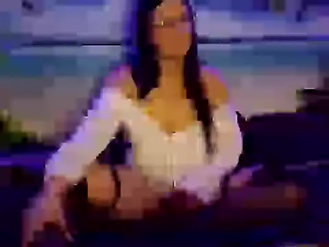 Bya hootgyrl1 online show from November 3, 2025, 7:39 pm