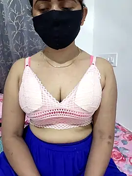 Aarti909090 online show from June 14, 2026, 3:46 pm