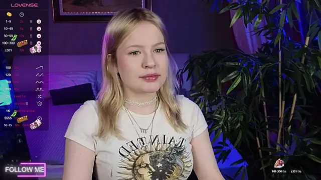 Snapshot of Mila_wxw chatting on November 22, 2025, 12:15 pm Mila wxw online show from November 22, 2025, 12:15 pm