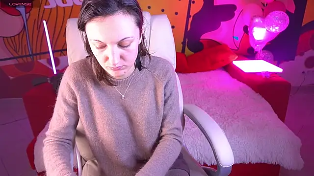 Snapshot of ZafiraMoonn chatting on February 24, 2026, 2:29 pm ZafiraMoonn online show from February 24, 2026, 2:29 pm