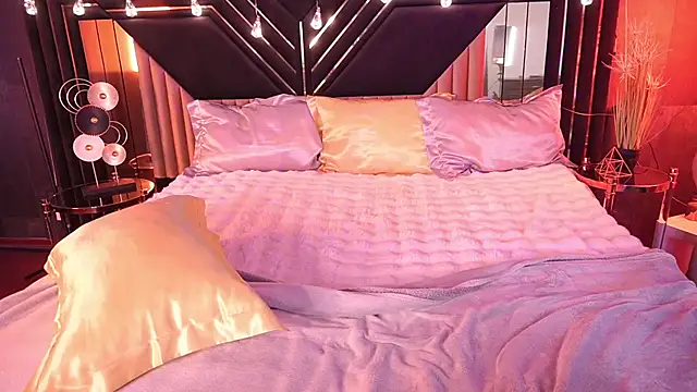 Snapshot of ZafiraMoonn chatting on December 23, 2025, 7:18 am ZafiraMoonn online show from December 23, 2025, 7:18 am