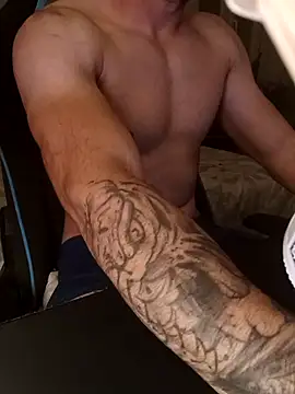 Snapshot of alberto_g93 chatting on December 17, 2025, 12:37 am alberto g93 online show from December 17, 2025, 12:37 am