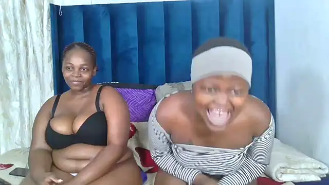 Snapshot of SweetSavage18 chatting on May 19, 2026, 10:28 pm SweetSavage18 online show from May 19, 2026, 10:28 pm