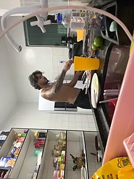 Snapshot of meninadeparis chatting on November 14, 2025, 11:30 pm meninadeparis online show from November 14, 2025, 11:30 pm