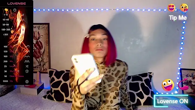 Snapshot of luckycharm888 chatting on November 3, 2025, 4:50 am luckycharm888 online show from November 3, 2025, 4:50 am