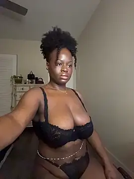 ladiosa selene online show from February 18, 2026, 11:45 pm